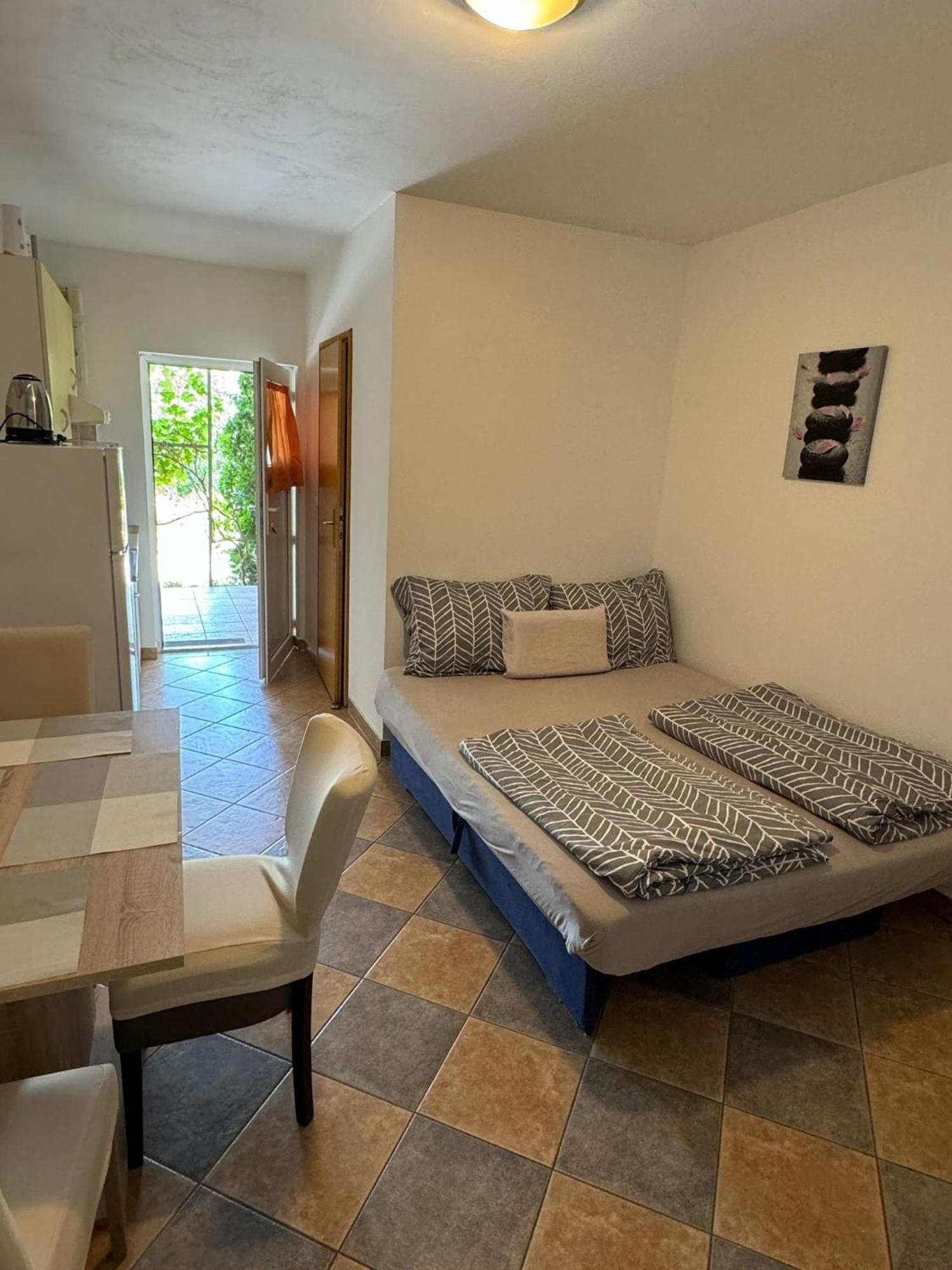 Studio Apartments Mt Šmrika Eksteriør billede