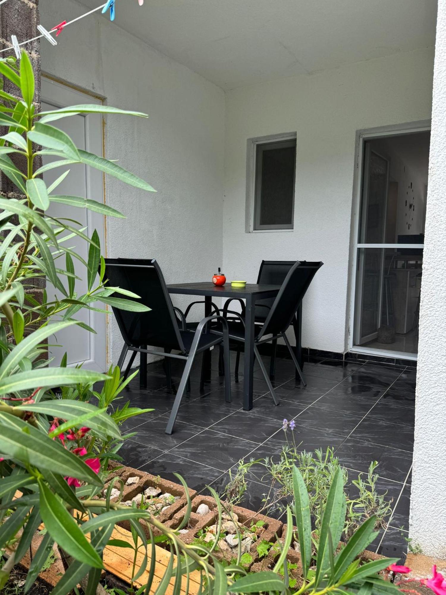 Studio Apartments Mt Šmrika Eksteriør billede
