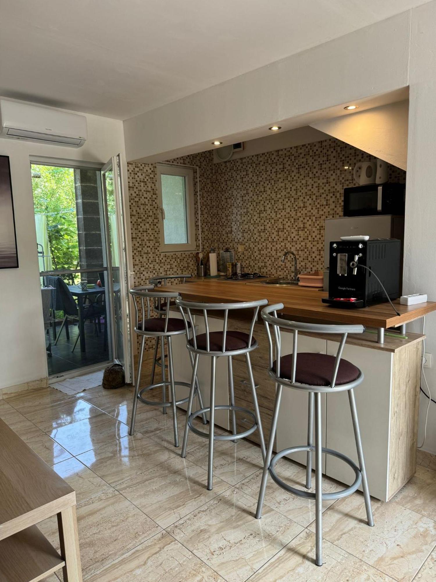 Studio Apartments Mt Šmrika Eksteriør billede