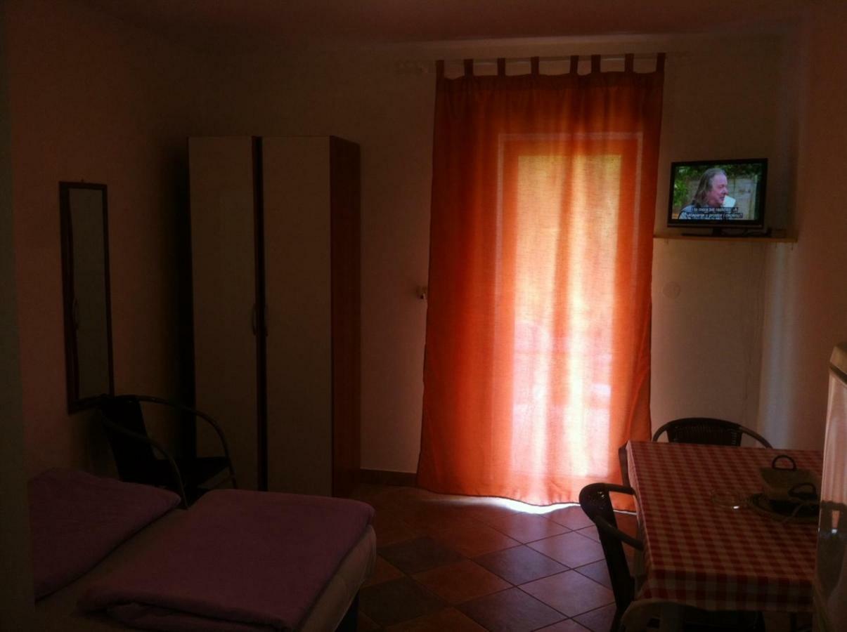 Studio Apartments Mt Šmrika Eksteriør billede